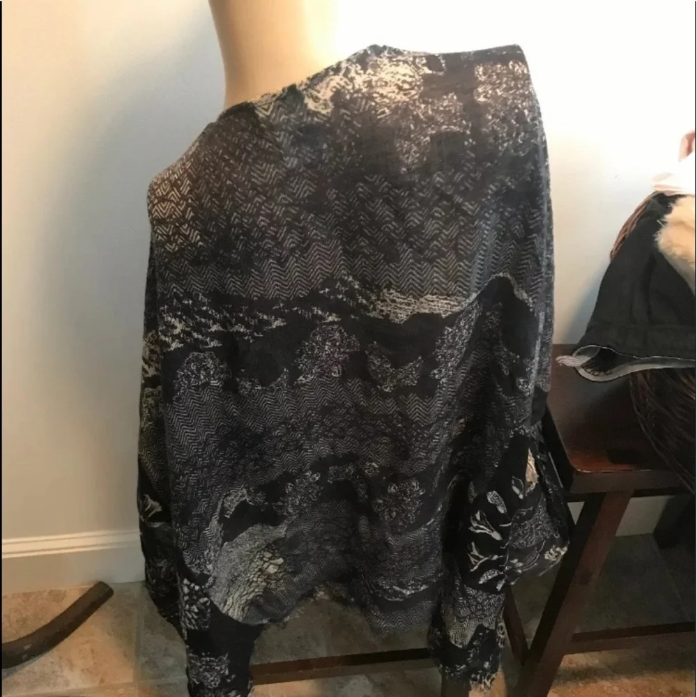 NWOT Anthropologie Petanu by Pashma Blues O/S shawl Scarf Wrap
